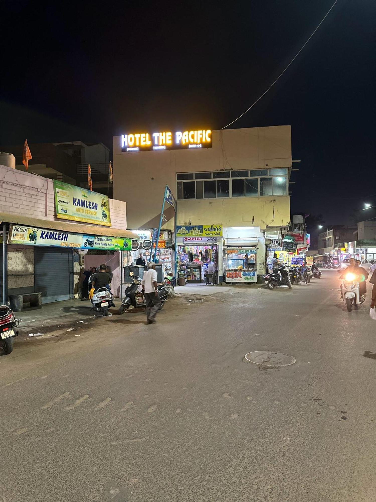 Hotel The Pacific Ahmedabad Airport Exterior foto