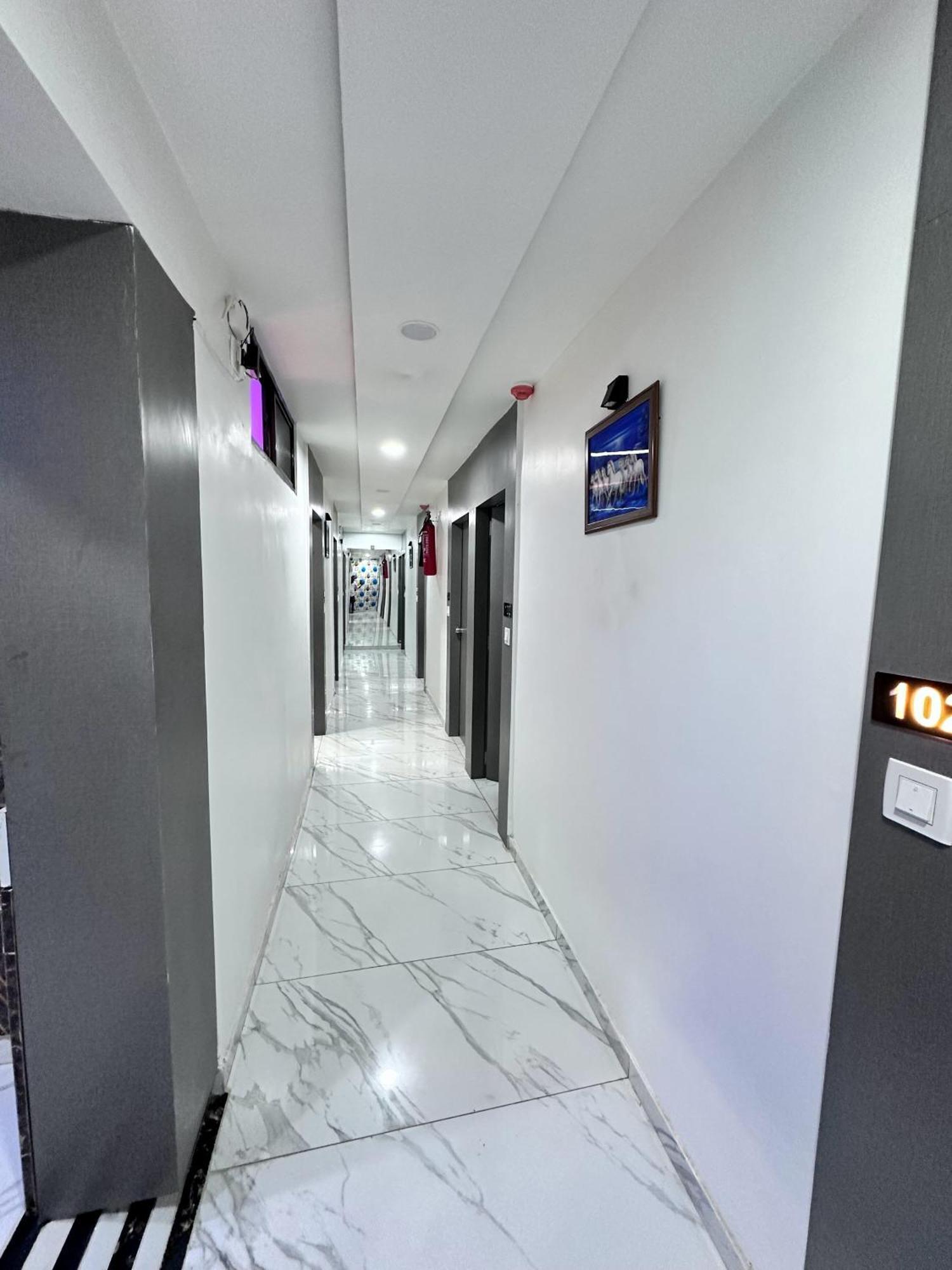 Hotel The Pacific Ahmedabad Airport Exterior foto