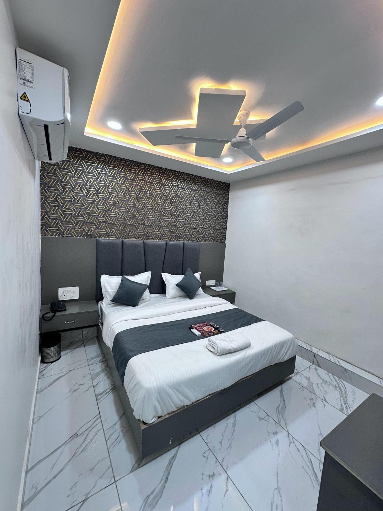 Hotel The Pacific Ahmedabad Airport Exterior foto