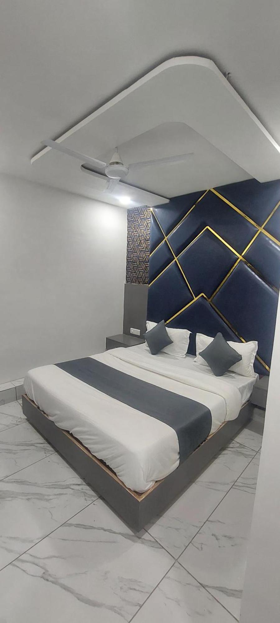 Hotel The Pacific Ahmedabad Airport Exterior foto